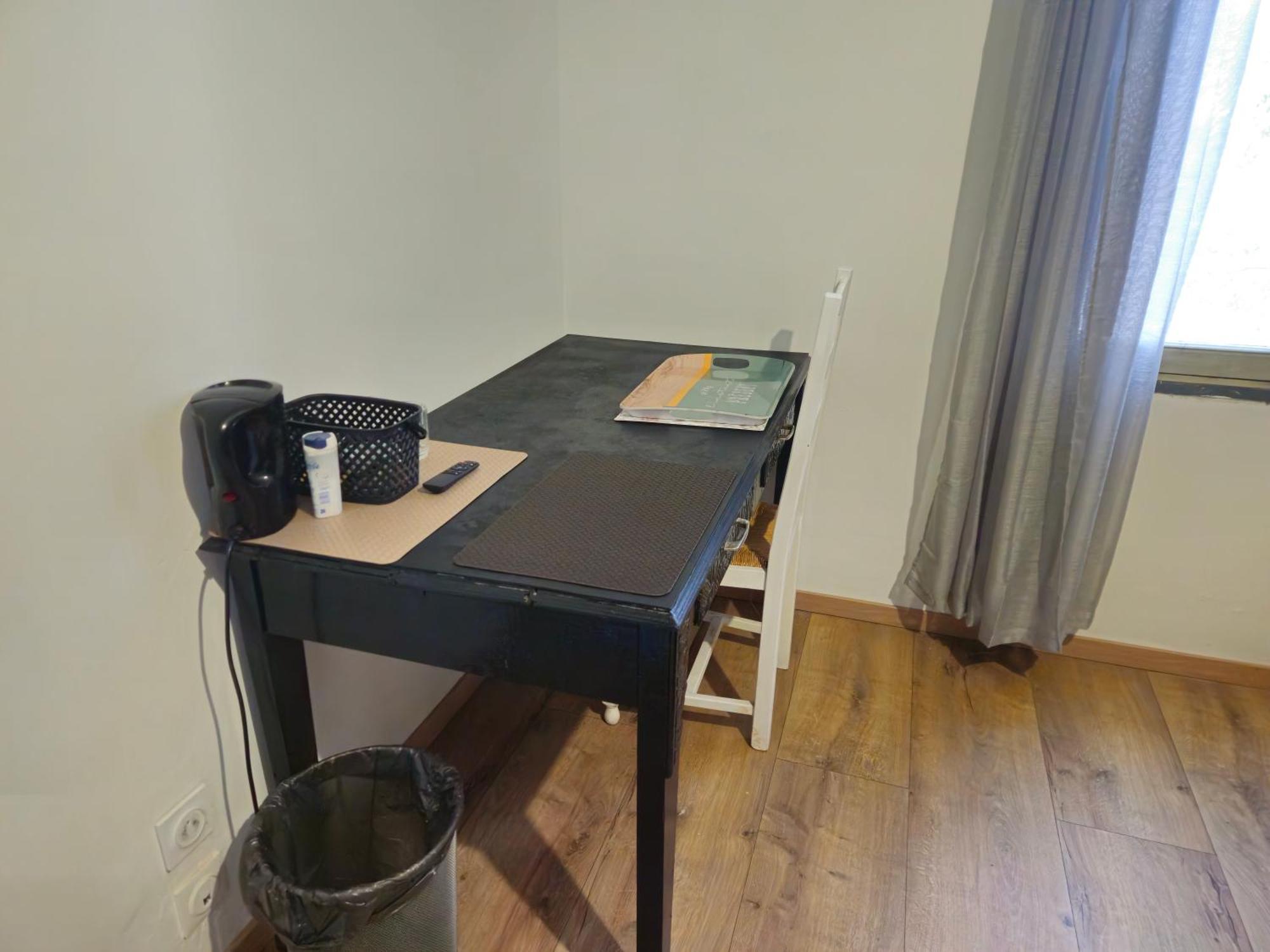 Av De Bordeaux Bed & Breakfast Narbonne Phòng bức ảnh
